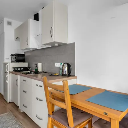 Rakowiec Homely Apartamento Varsóvia